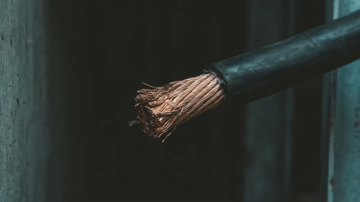 Rezygnacja z umowy na energię elektryczną, na co zwrócić uwagę, aby uniknąć kar umownych